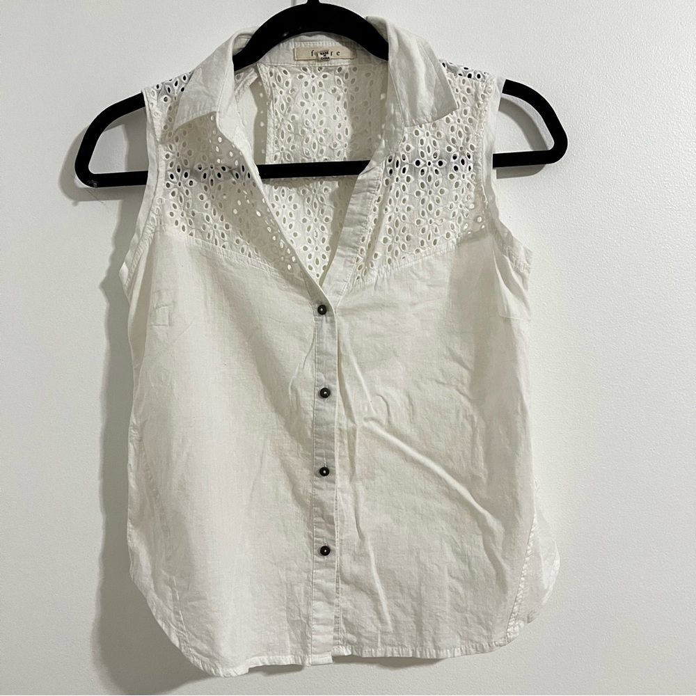 Fiore White Embroidered Crop top Blouse with Slit Back Size M Button Up Collar
